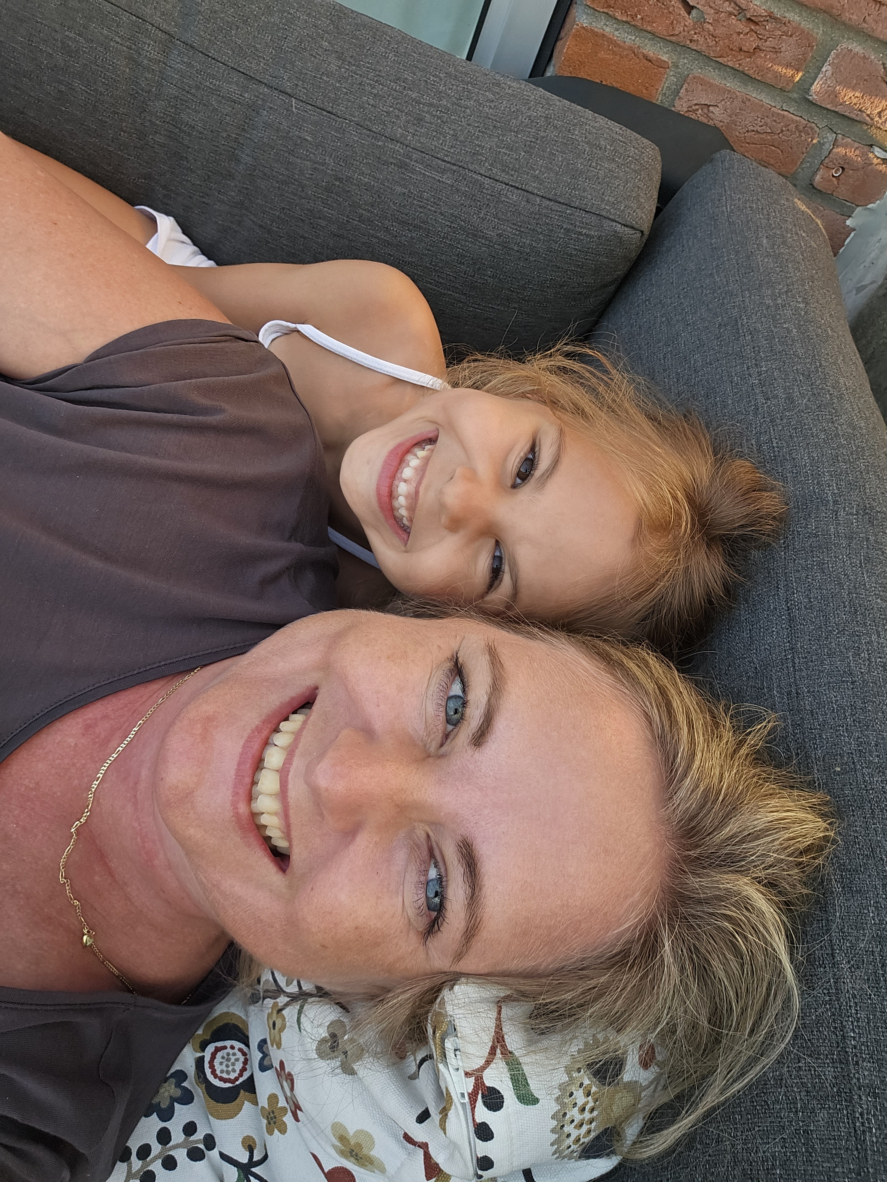 vrouw en kind van boven